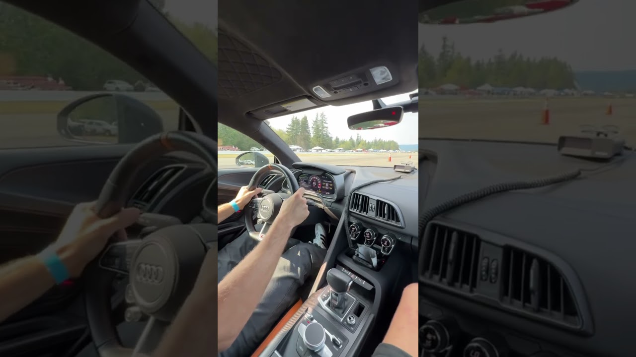 650WHP Audi SQ5 vs 600HP Audi R8 #audi
