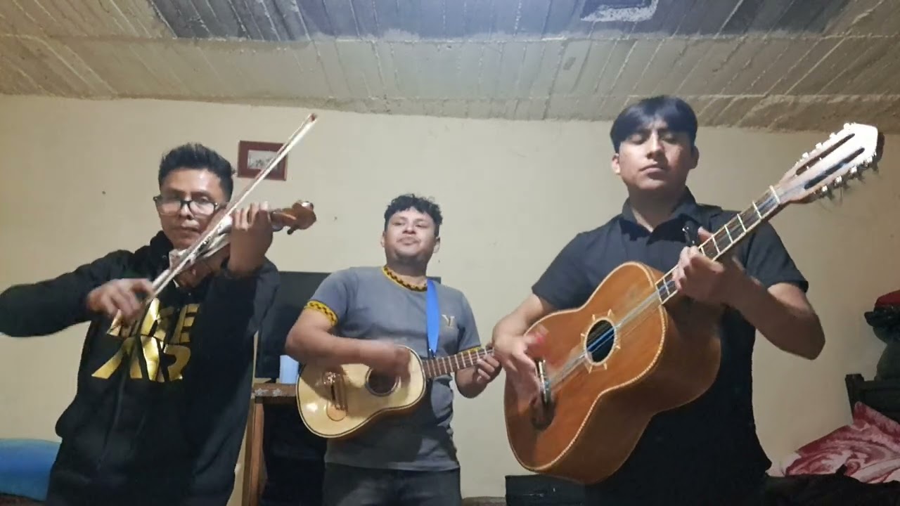 Cadaveria Trío líderes del pueblo 