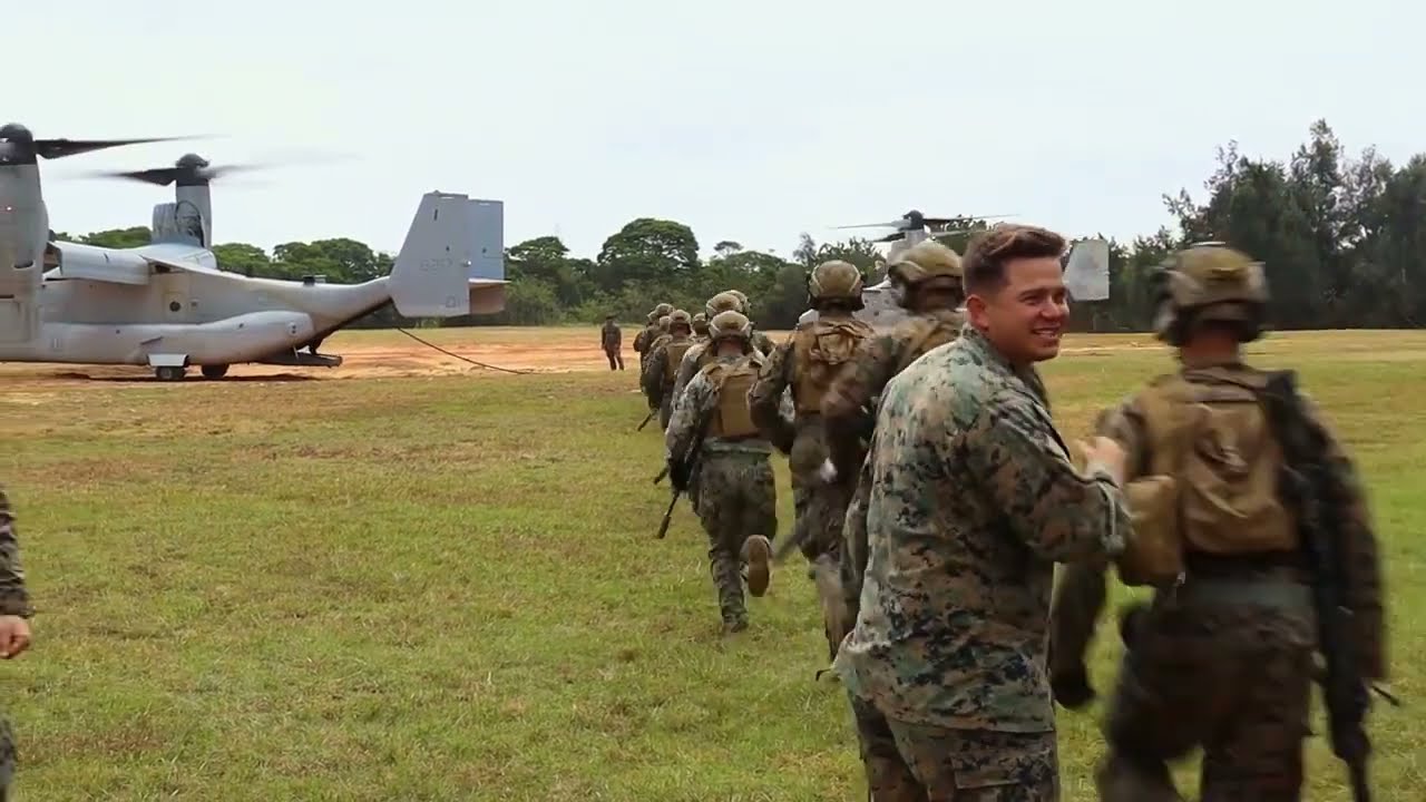 MV-22B Osprey Crew Chief U.S. Marine Corps Gunnery Sgt. Chad Tompkins