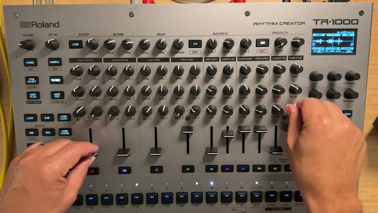 Dub Techno sketch 27 (Roland TR-1000)