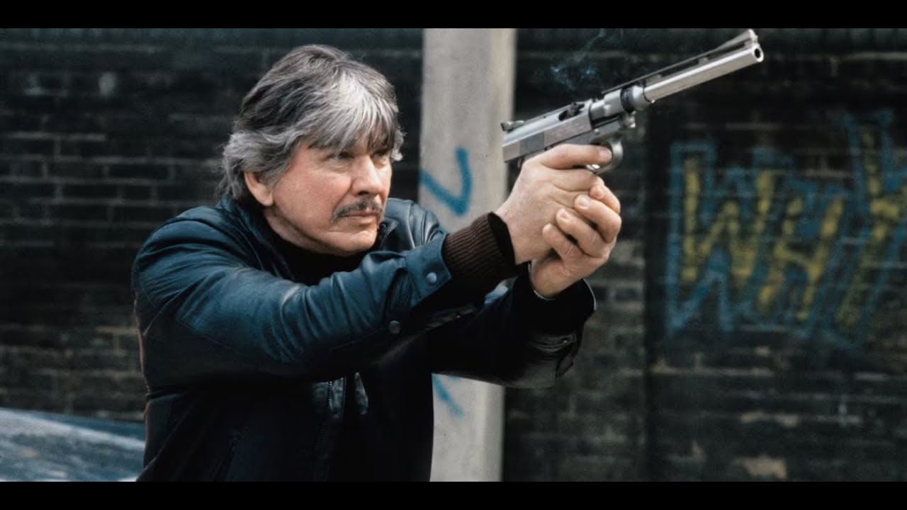 &Omicron; &Alpha;&Rho;&Chi;&Iota;&Epsilon;&Kappa;&Tau;&Epsilon;&Lambda;&Epsilon;&Sigma;&Tau;&Eta;&Sigma; (1979) &Pi;&epsilon;&rho;&iota;&pi;έ&tau;&epsilon;&iota;&alpha; &Tau;&sigma;ά&rho;&lambda;&sigmaf; &Mu;&pi;&rho;ό&nu;&sigma;&omicron;&nu;, &Tau;&zeta;&iota;&lambda; Ά&iota;&rho;&lambda;&alpha;&nu;&tau;, &Epsilon;&Lambda;&Lambda;&Eta;&Nu;&Iota;&Kappa;&Omicron;&Iota; &Upsilon;&Pi;&Omicron;&Tau;&Iota;&Tau;&Lambda;&Omicron;&Iota;, Eng Subs