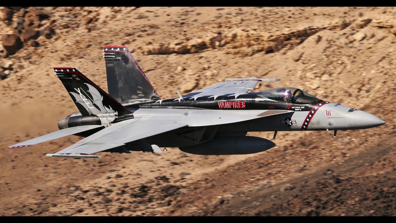 F-18 HORNETS DEATH VALLEY & MACH LOOP (4k)