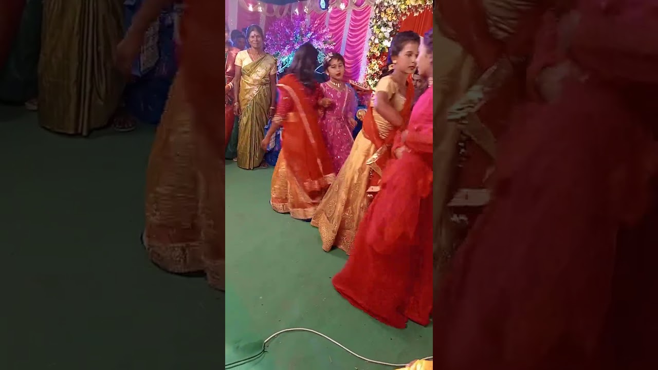 দাদার বিয়েতে বোনেরা সব নাচ করেছে পুরো ভিডিওটা সবাই দেখবে
