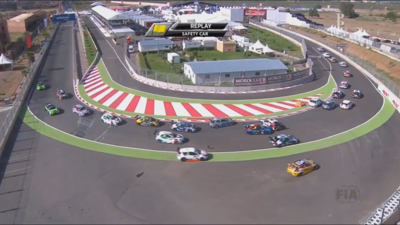 FIA WTCR 2018. Race 1 Marrakech Street Circuit. Start Crashes