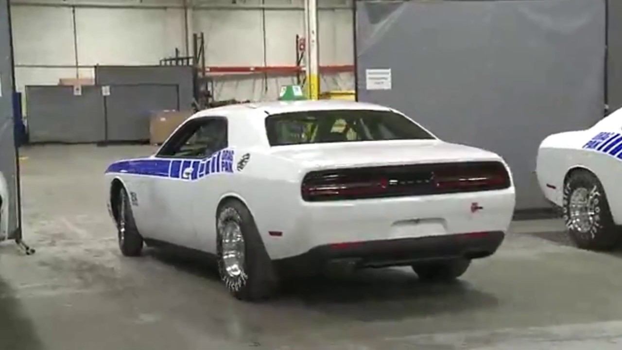 Mopar’s 1,000hp Challenger Drag Pak Gets Bolted Together