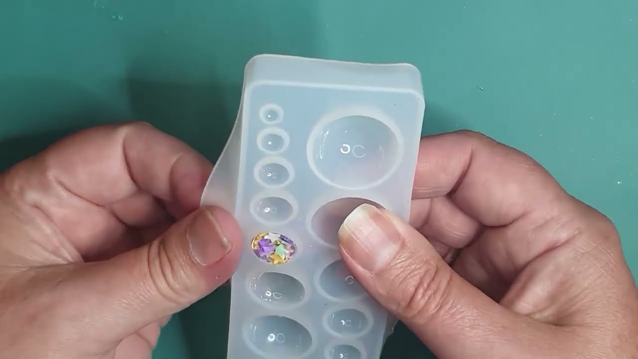 A new UV light. Made rings to test it out. #UVresin #resin #UV