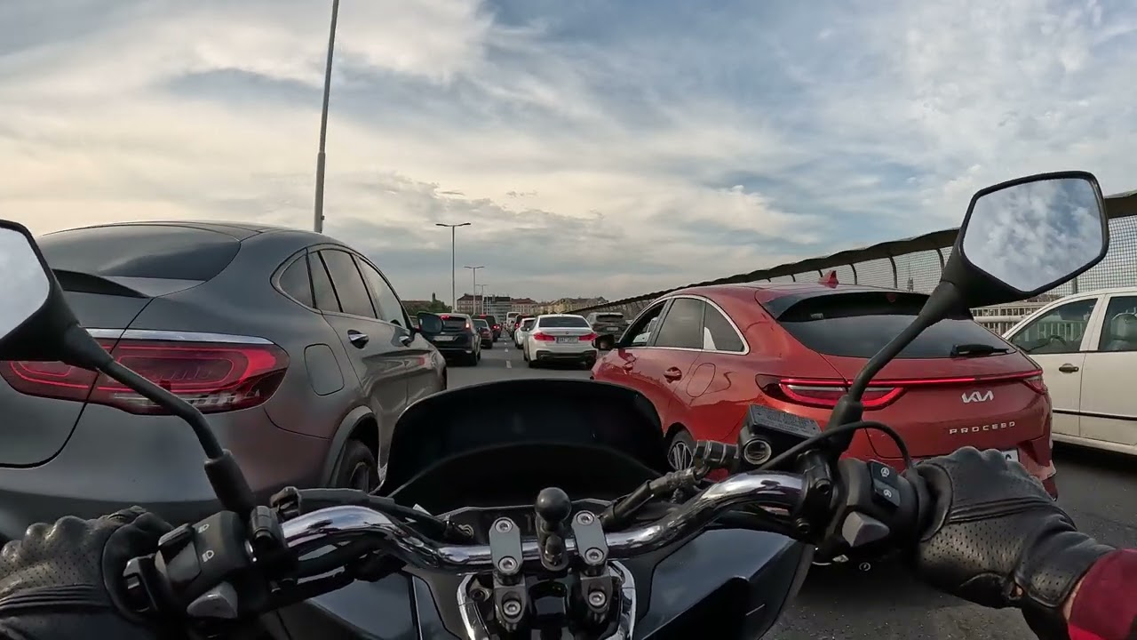 Filtering in Prague - Honda PCX 125
