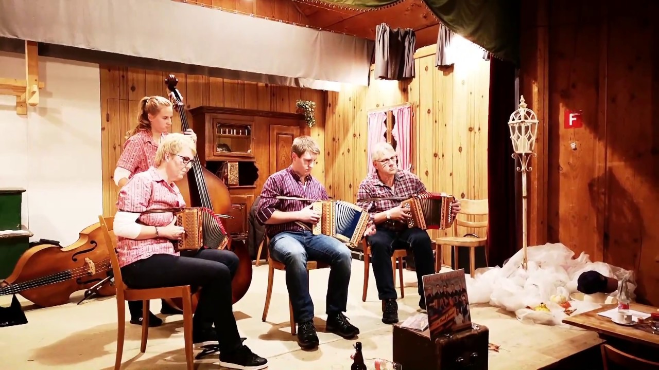 Löie Stubete vom 2. Nov.  2018 Husmusig. Echo vom Kontrabass Shop