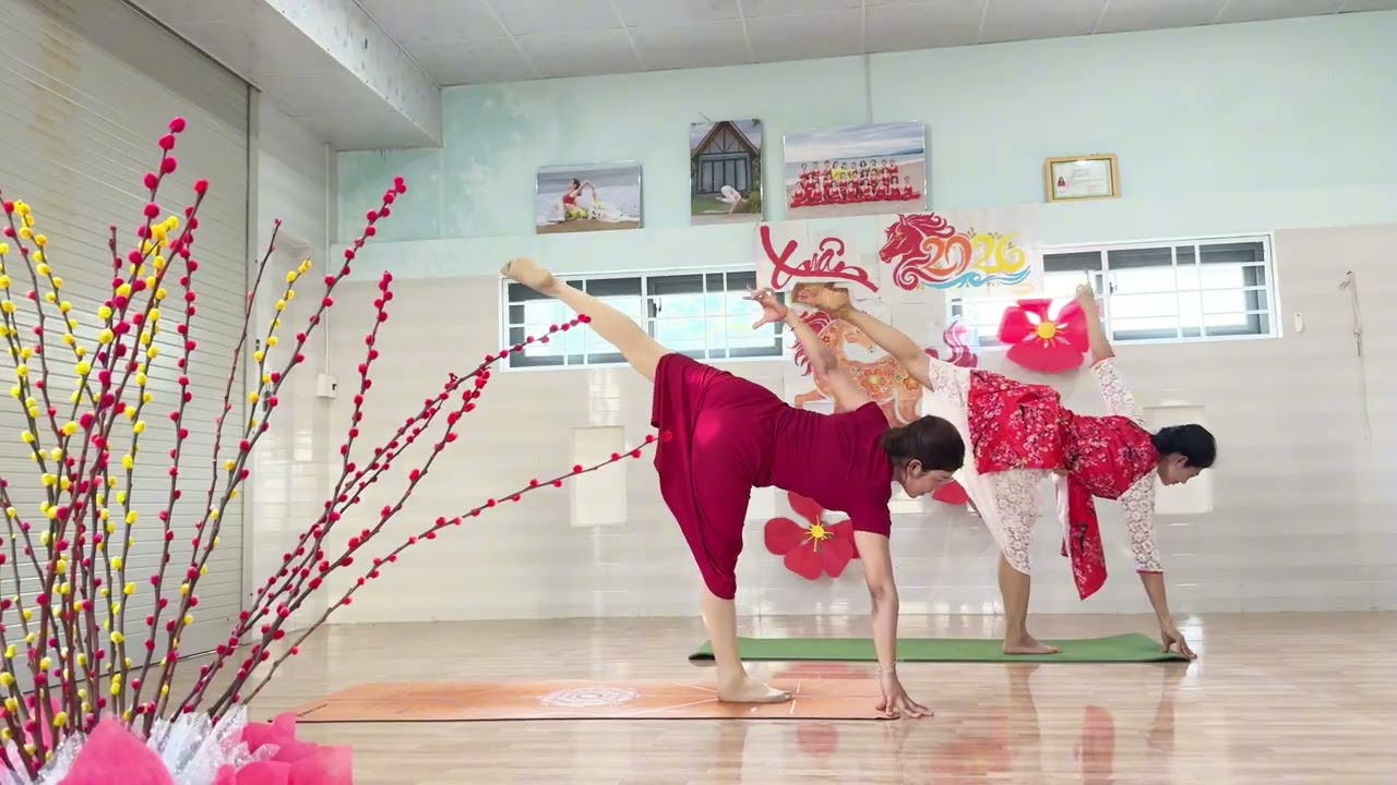 yogaflow Kìa tết đang sang