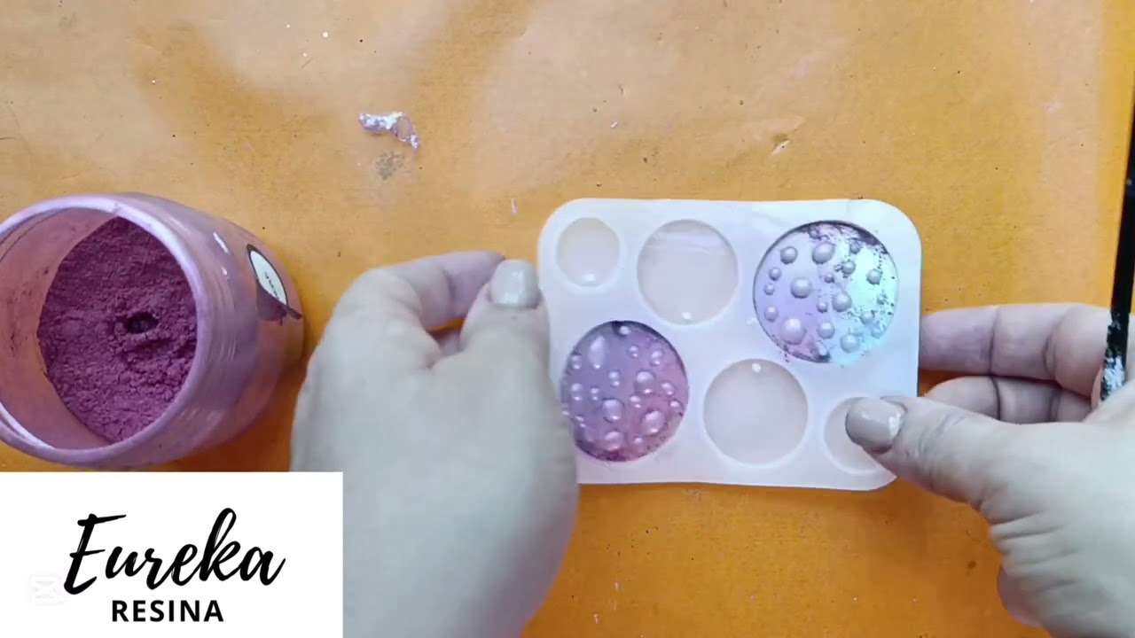 Como hacer efecto burbuja con resina. IDEA N° 4 como hacer un llavero en resina epoxi