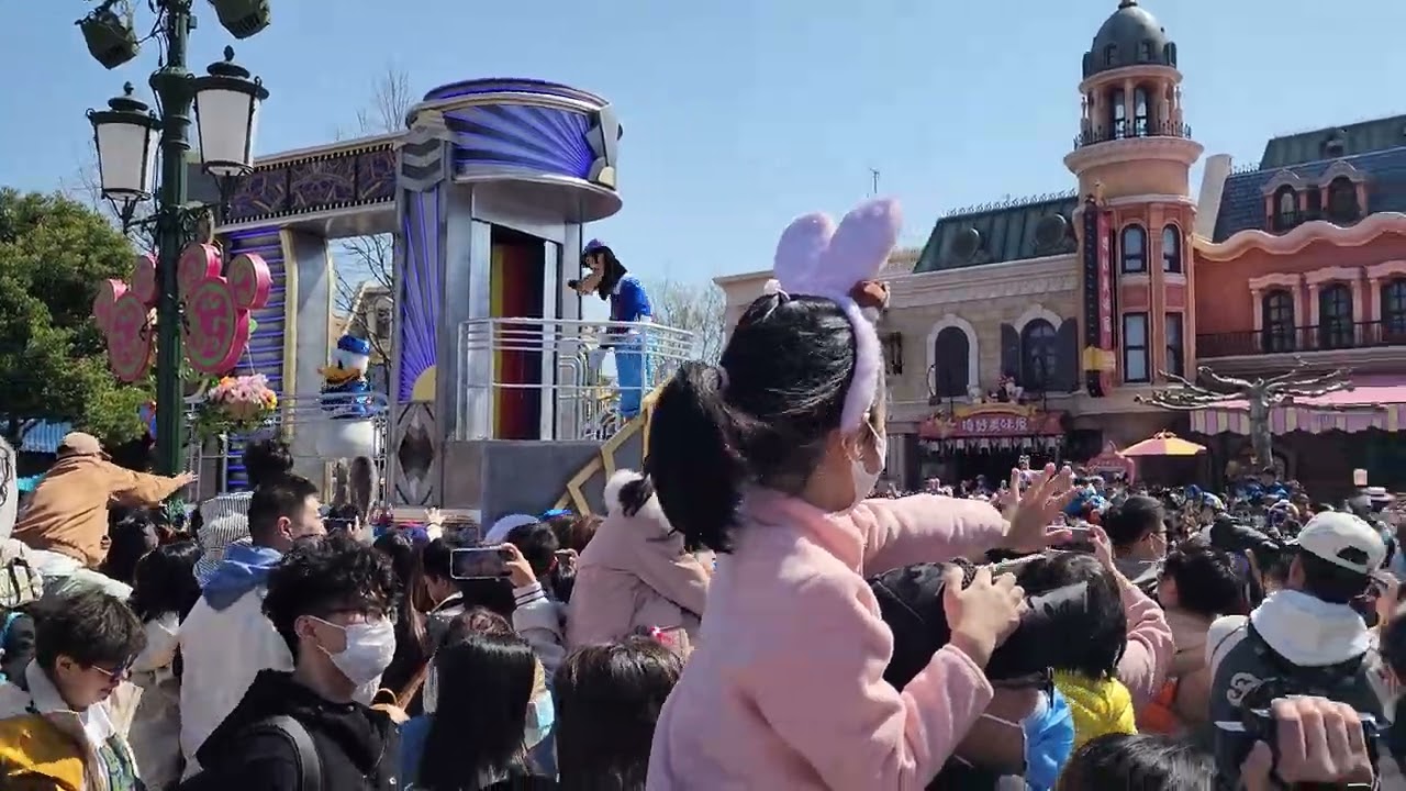 Disney Color-Fest: A Street Party! 迪士尼彩色庆典：街头派对！(Mickey Avenue) - Shanghai Disneyland