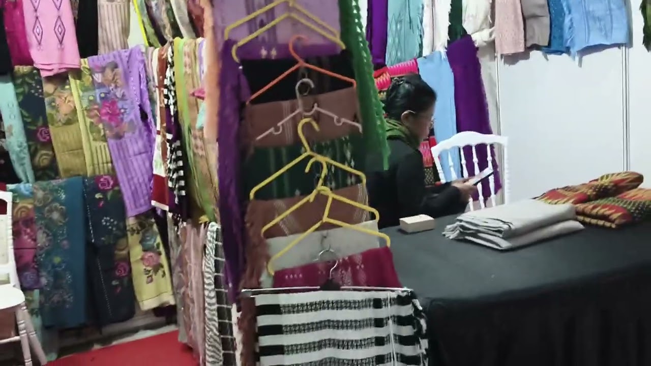 Handloom lam ve thung