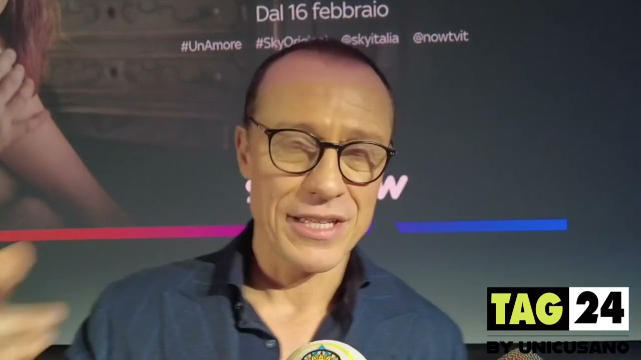 Un amore serie tv, intervista a Stefano Accorsi: “Bisogna gettarsi, ma a volte non è così semplice”