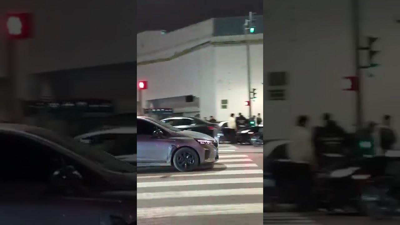 ياربي السلامة كسيدة خطيرة بين جوج سيارات وجوج ضحايا طايحين فالارض والأمن يدخل على الخط