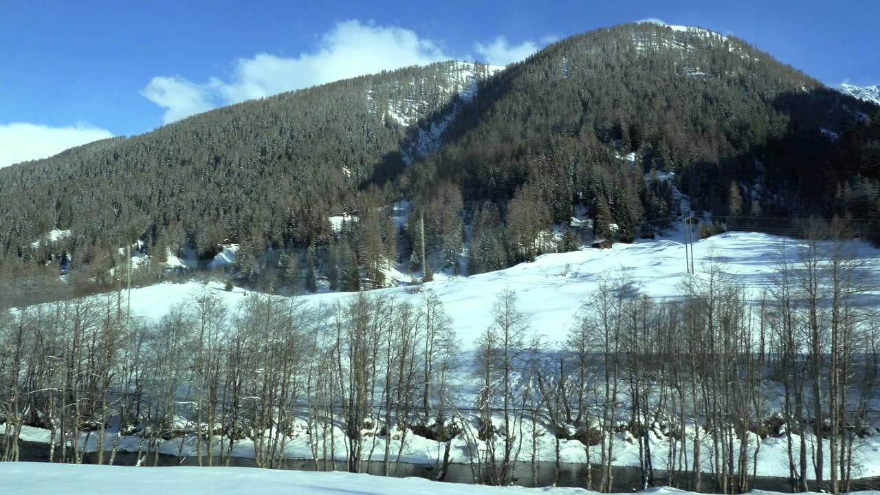 Cross Country Skiing in Goms