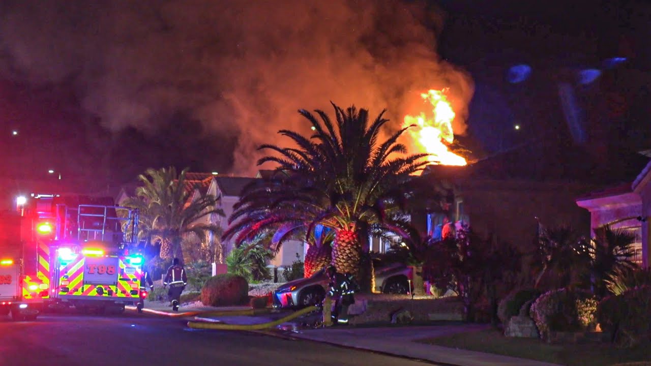 Early Arrival Structure Fire With Fire Through The Roof - Henderson Fire Department