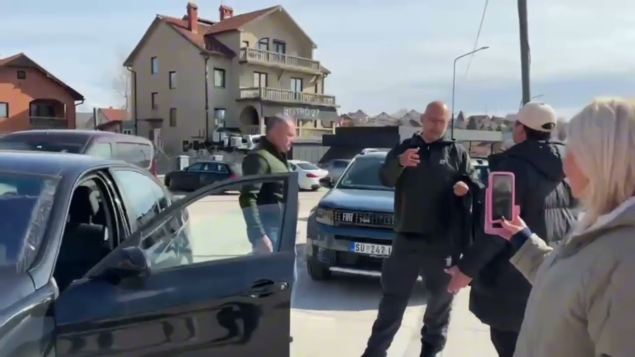Blokader napao čoveka u Boru zbog duplog biračkog spiska, a to je bio samo račun za kupovinu pločica