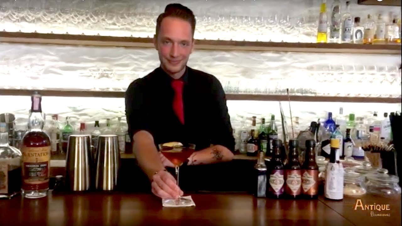 Antique Pelinkovac Contest - barmen Dominik Bečvardi (Dubravkin put)