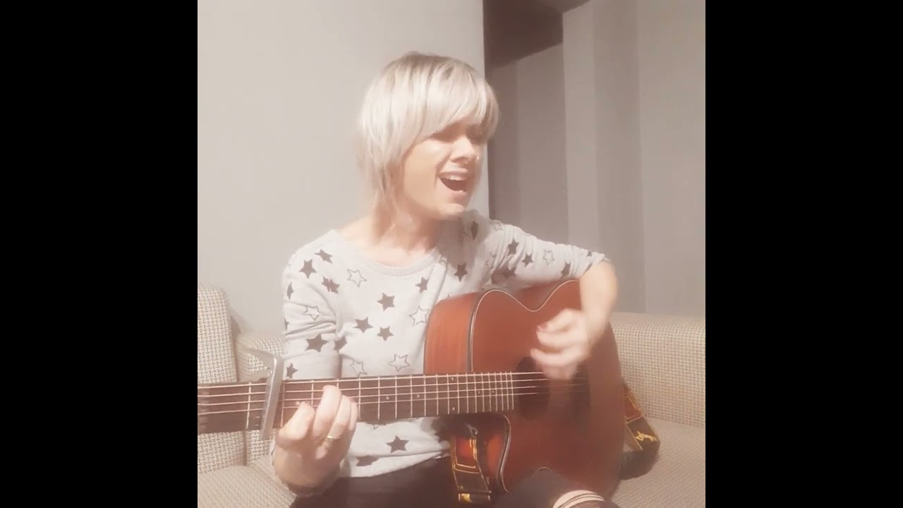 LiLiTh AnOnYmOuS - My acoustic cover: Hole - Best Sunday Dress