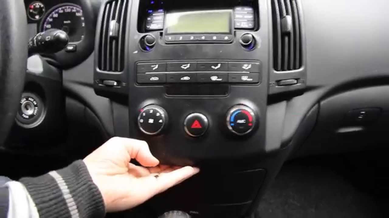 Radio blende Hyundai I30 entfernen (Manuelle Klima) bis 2011