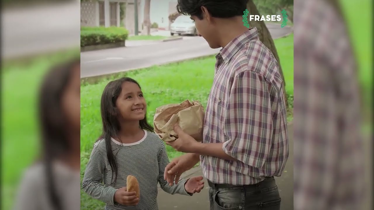 Joven redacta su currículum a mano porque no tenía dinero