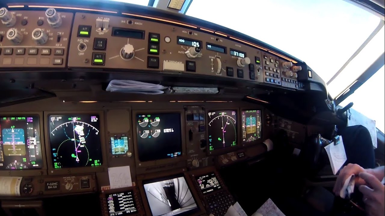 Daily Life of an Airline Pilot | Cockpit Scenes