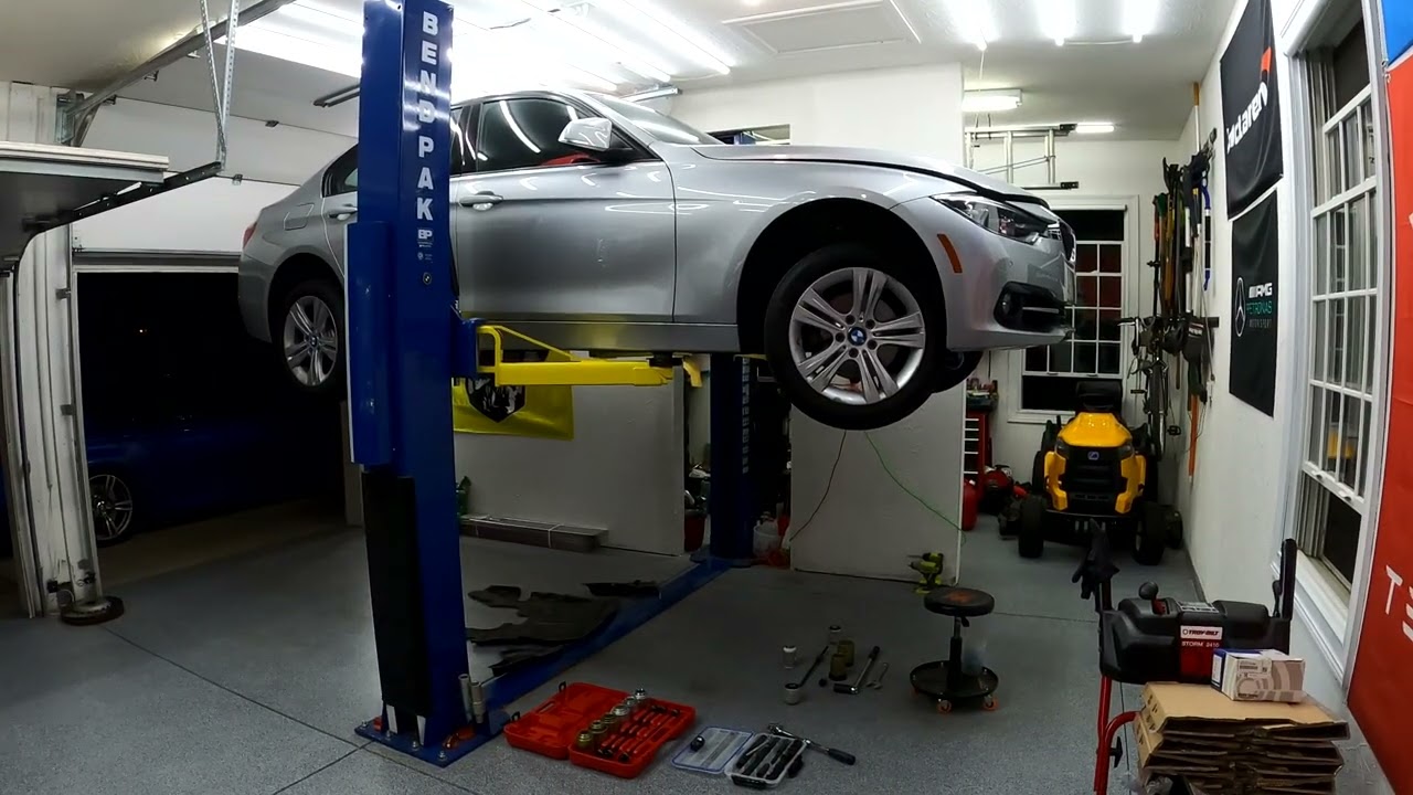 BMW 328i XDrive (F30) - Tension Strut Hydro Bearing Replacement