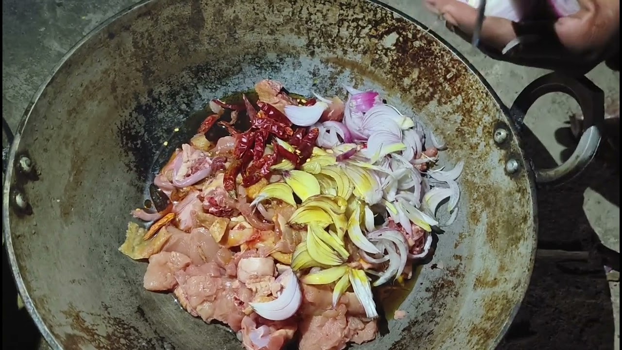 आदिवासी स्टाइल  गांव में देसी स्टाइल में चिकन रेसिपी बनाया और खाने में लाजवाब टेस्टी था 
