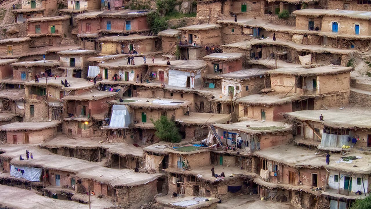 Очень интересная деревня в Иране; Сарага Сейед. Крыша одного дома - сад другого. Bahtiari / Lurs.