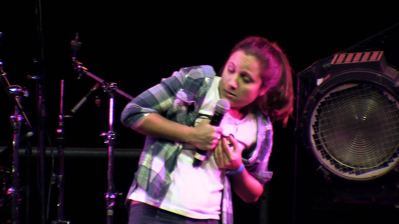 Agustina Aguilar - Stand Up Ciudad Emergente 2014