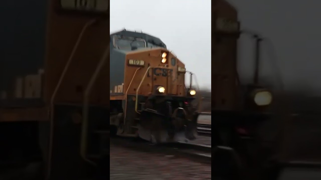 CSX from the fog #train #railfanner #railfaning #railroad