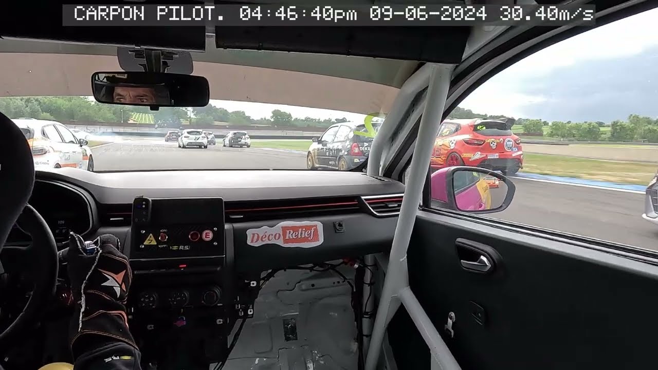 Nogaro 2024. Départ et premiers tours course 2. Clio 5 Cup