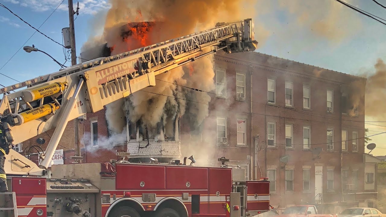 2nd ALARM: Allentown overhauls at box 2322 (with radio traffic)