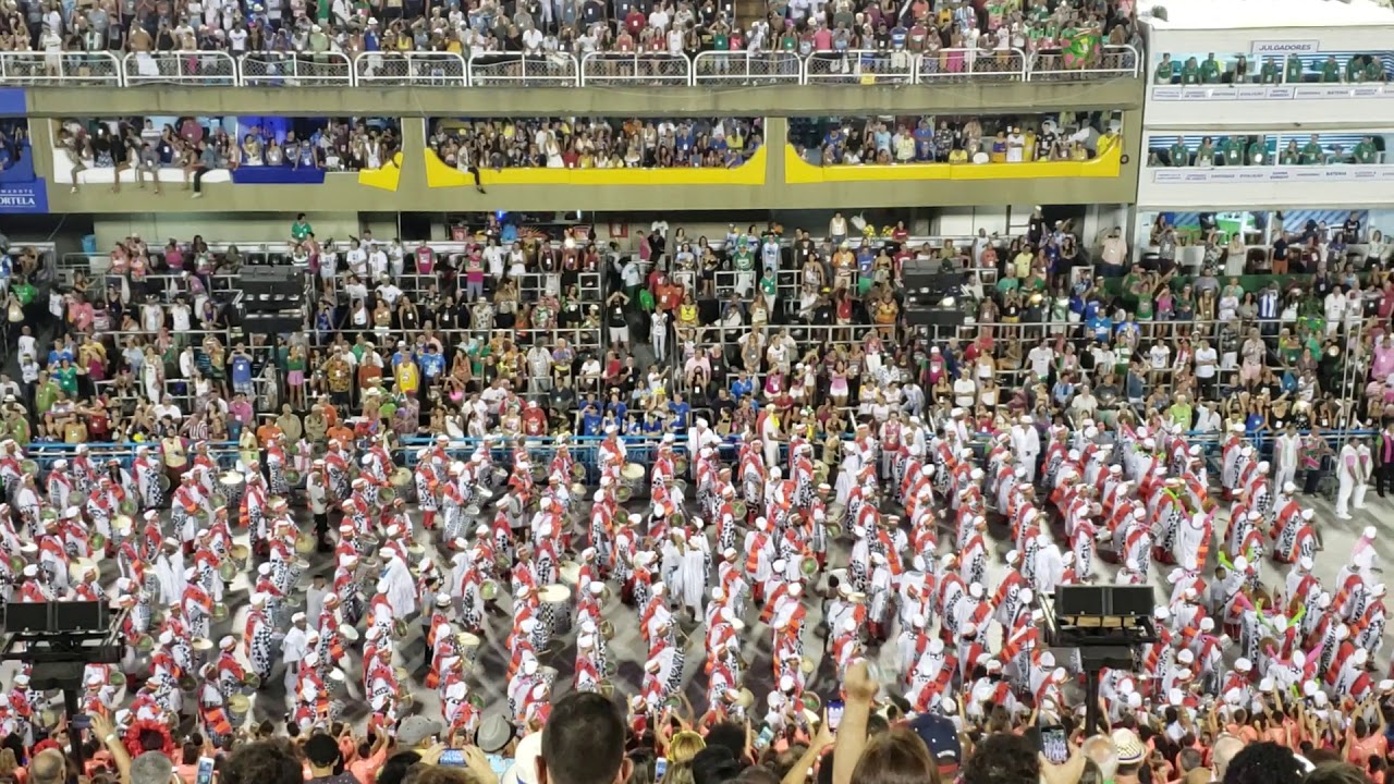 Bateria da Mangueira 2019 - Apresentação no 1° módulo de jurados