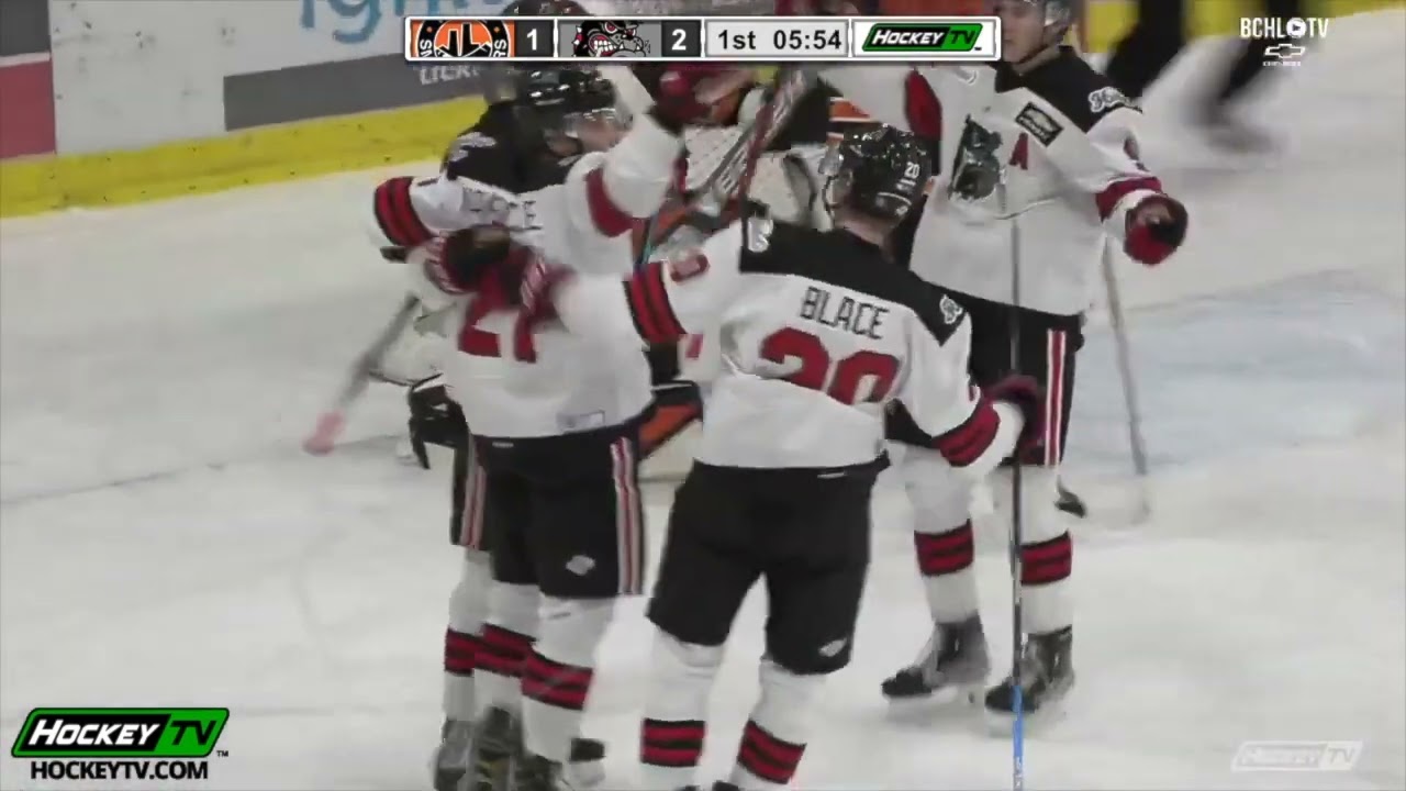 Alberni Valley Bulldogs 6 Trail Smoke Eaters 4