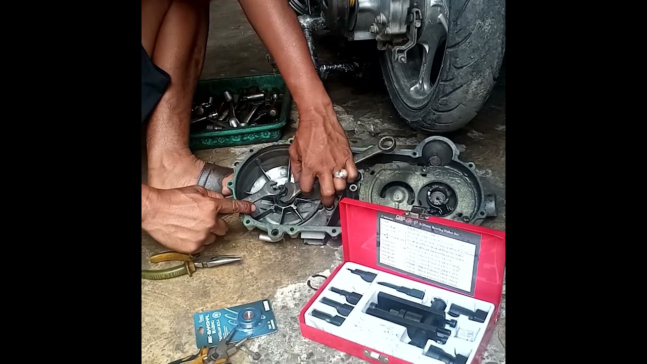bearing bak cvt. grip on bearing puller 18-836