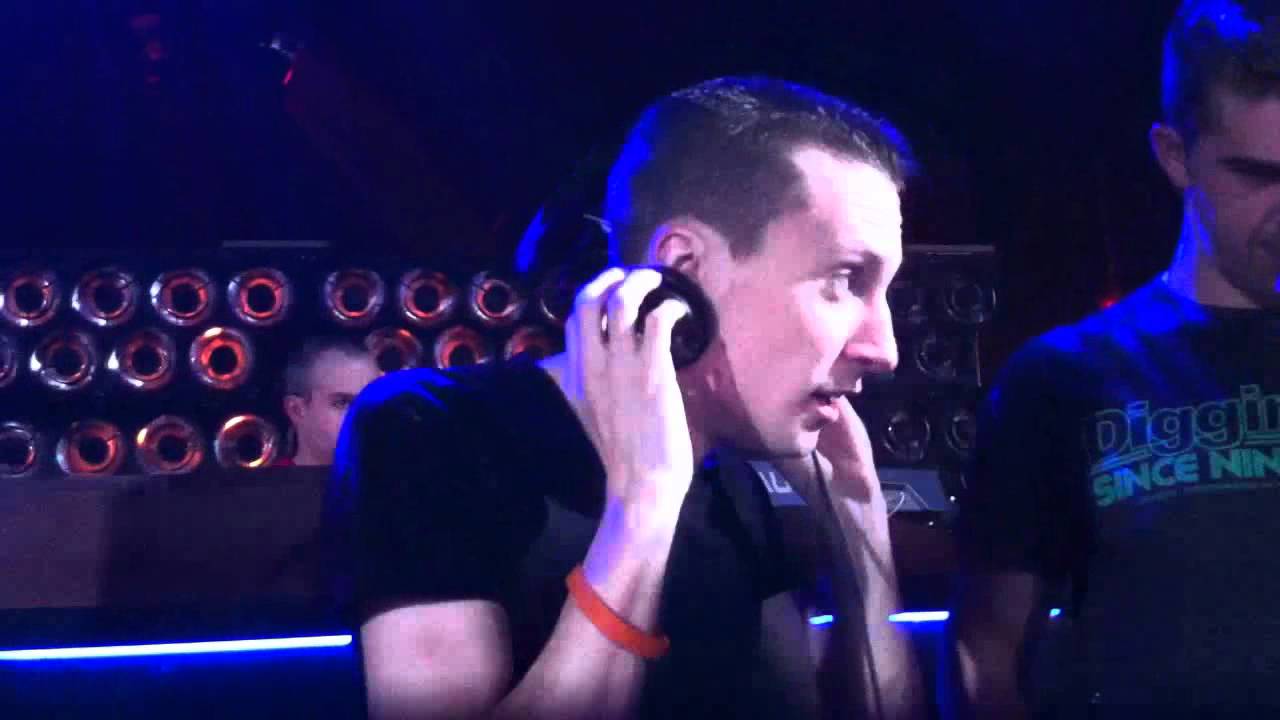 Intro Teka B l Ronald V BDay Bash @Cap'tain l 17-12-2011 [HD]