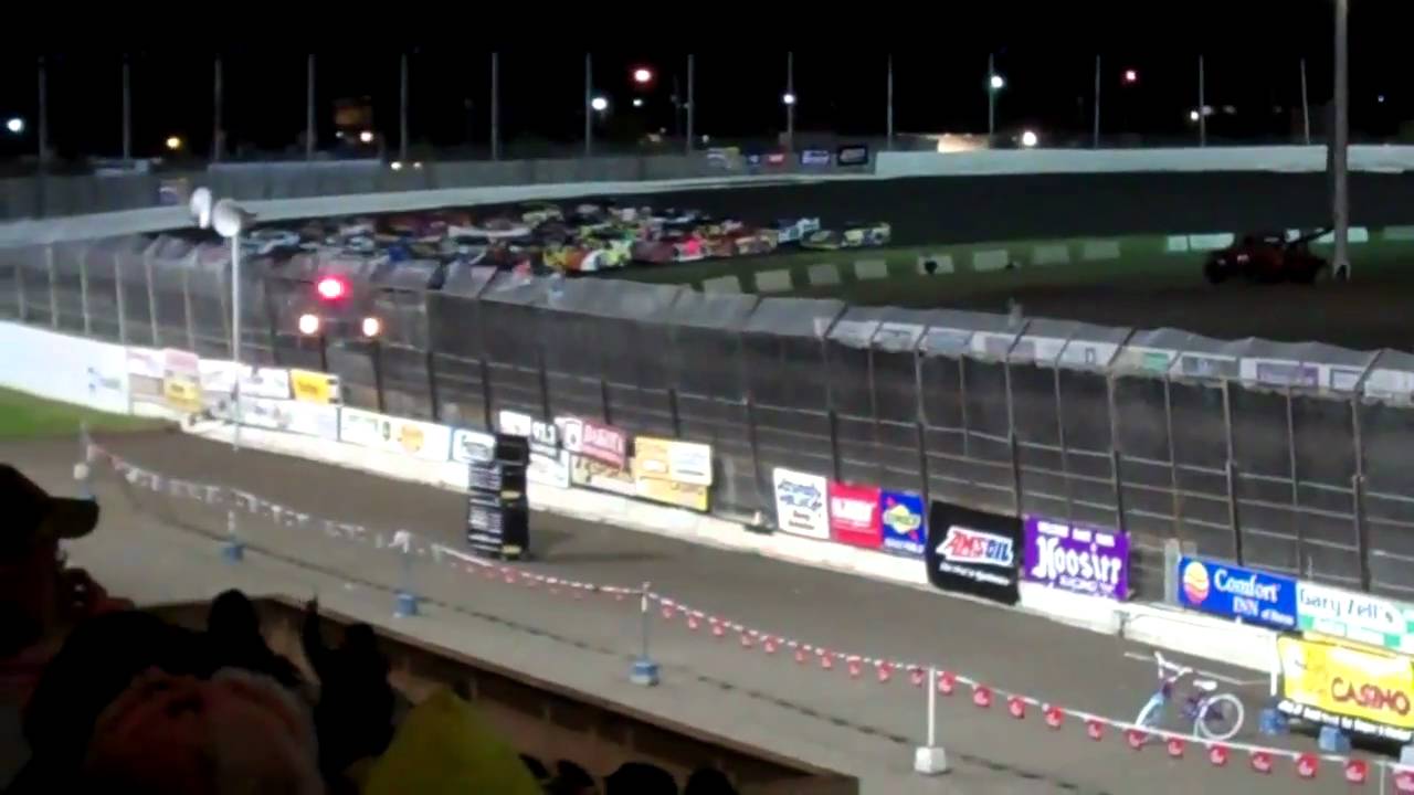 Wissota 100 2010 Late Model Feature Start