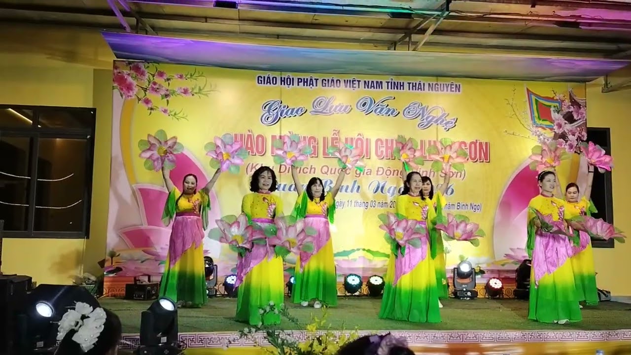 Người về thăm quê 
