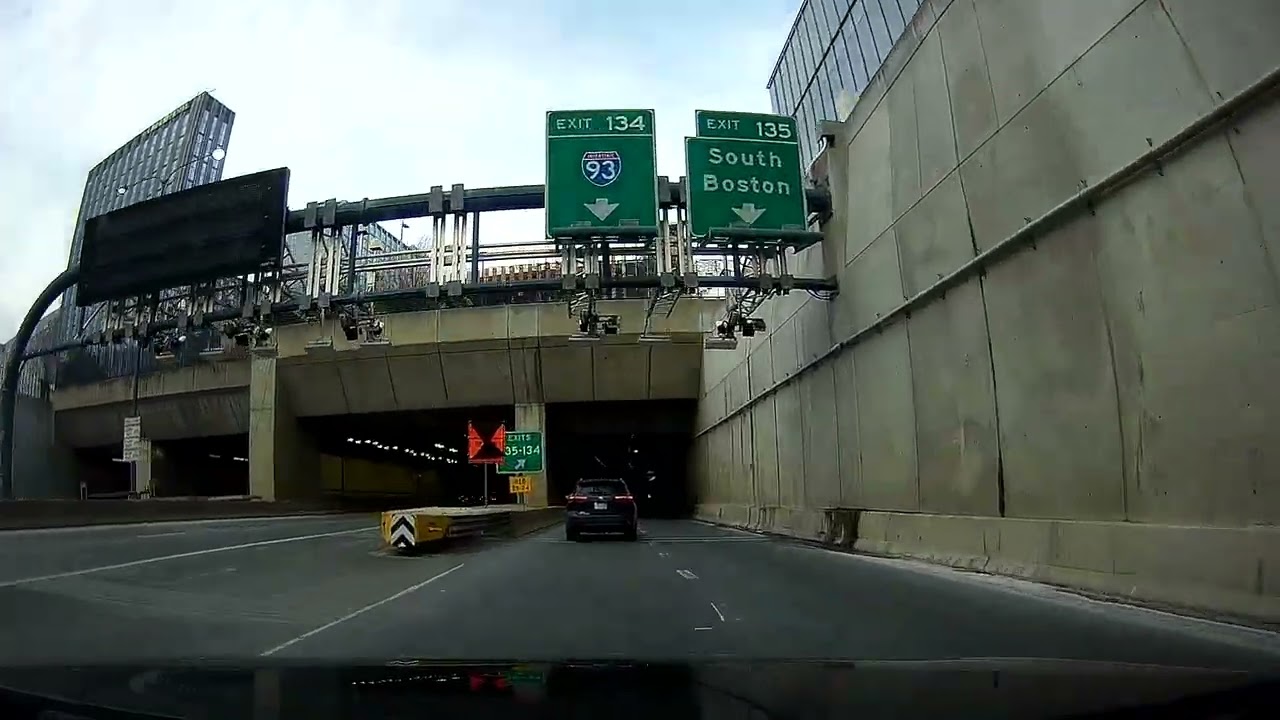 Leaving Boston Logan International Airport and driving along I-93 South | Massachusetts