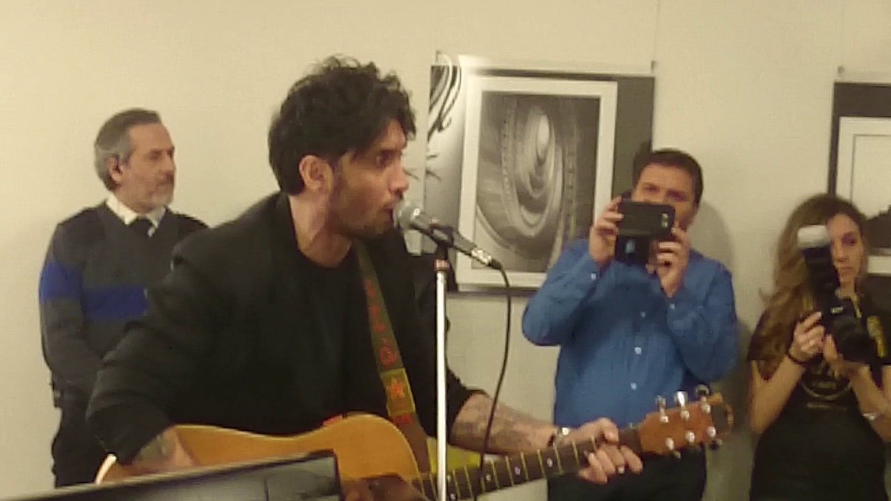 Fabrizio Moro - Libero @La Feltrinelli Napoli Piazza Dei Martiri
