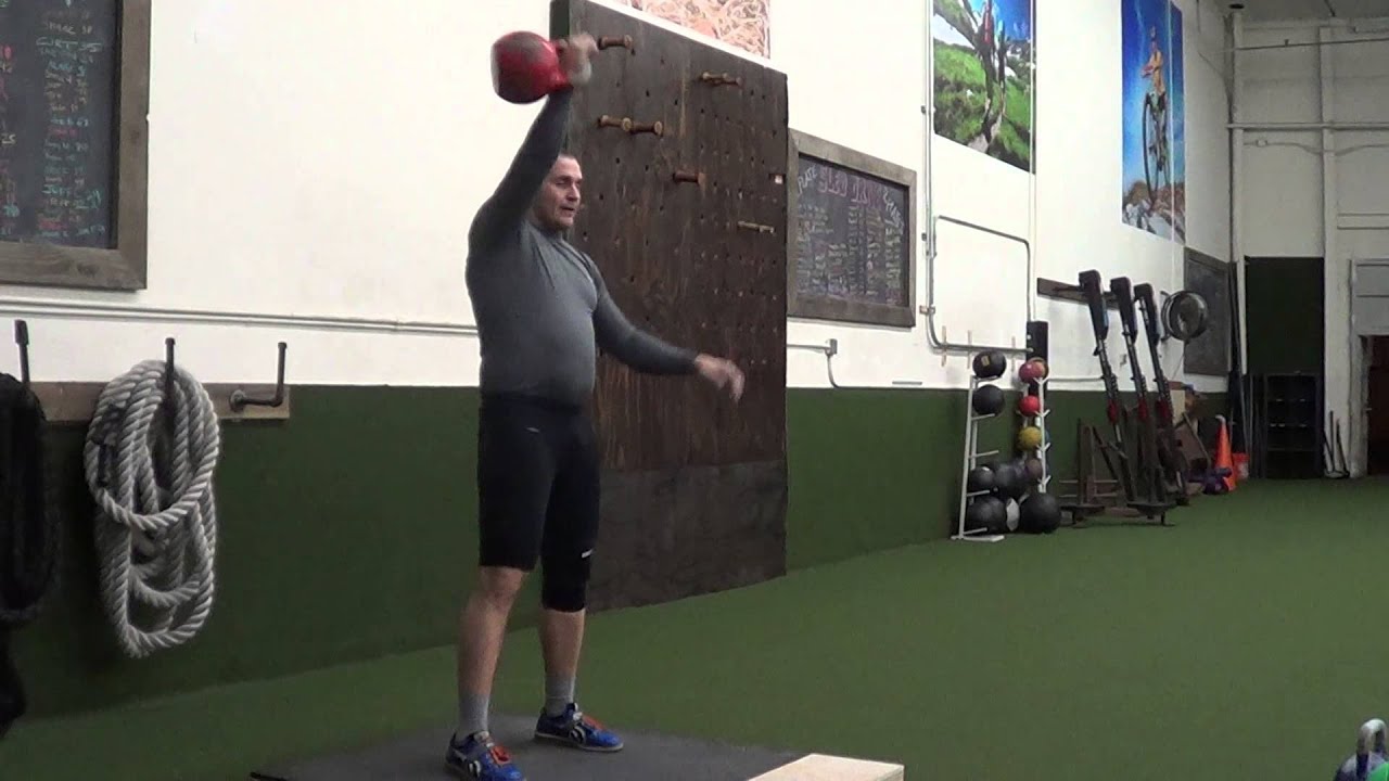 Ivan Denisov snatch 32 kg 5 min 130 reps.