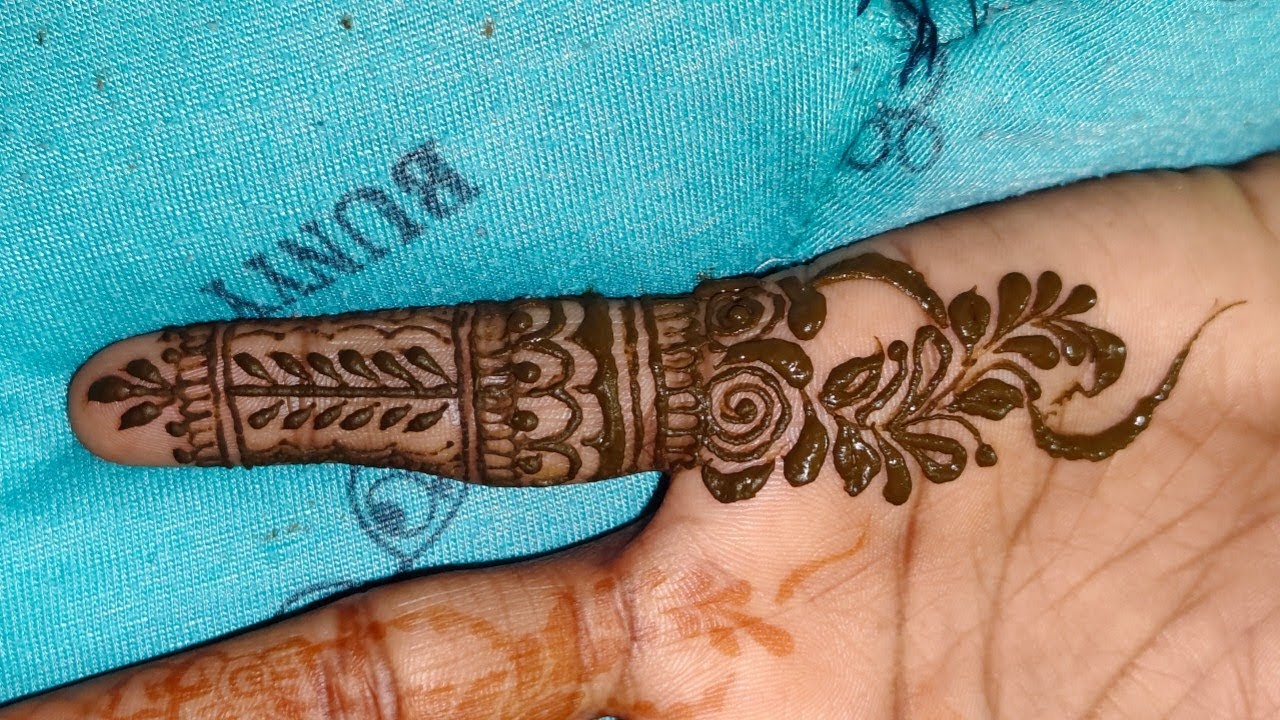 Beautiful ❤️ little finger mehndi design 🌼💕#heñna design 🔥#trending