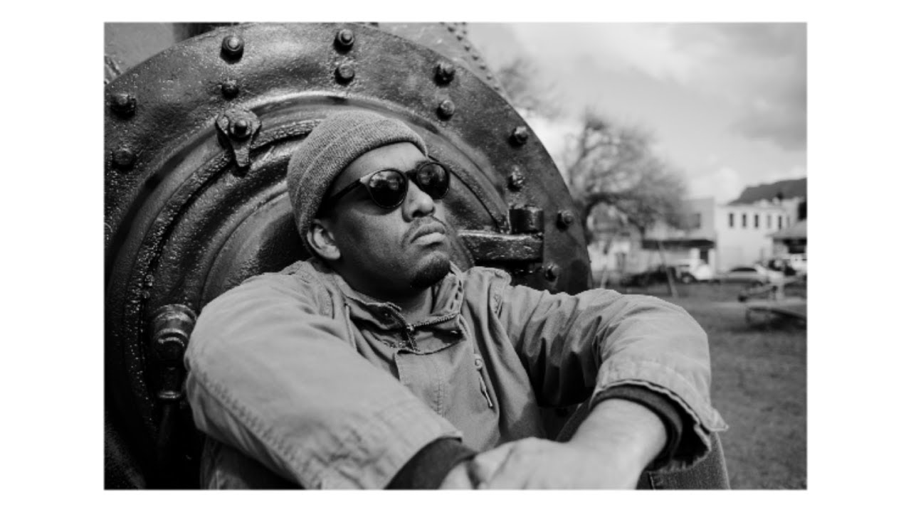 Fujifilm XF 23mm f2 & XF 18-55mm f2.8-f4 Compared | Environmental Portraiture ft @rowanpatrick_