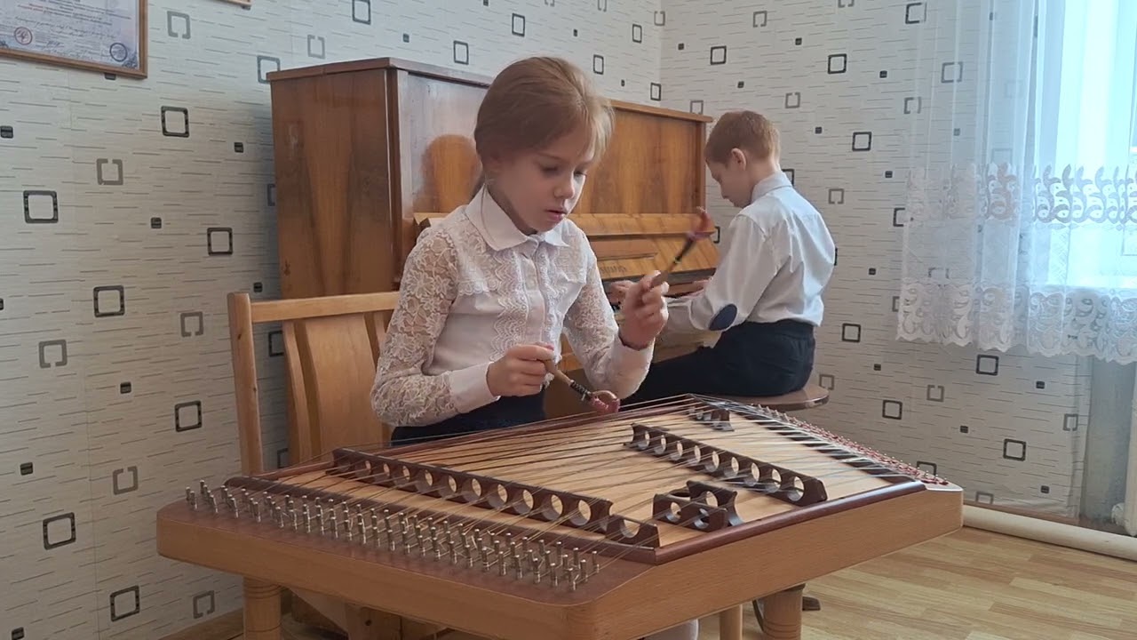 инструм. дуэт ,,Искорки,,-  И.Дунаевский, обр. Ю.Давидовича ,,Стрелки,, из к/ф ,,Весёлые ребята,,