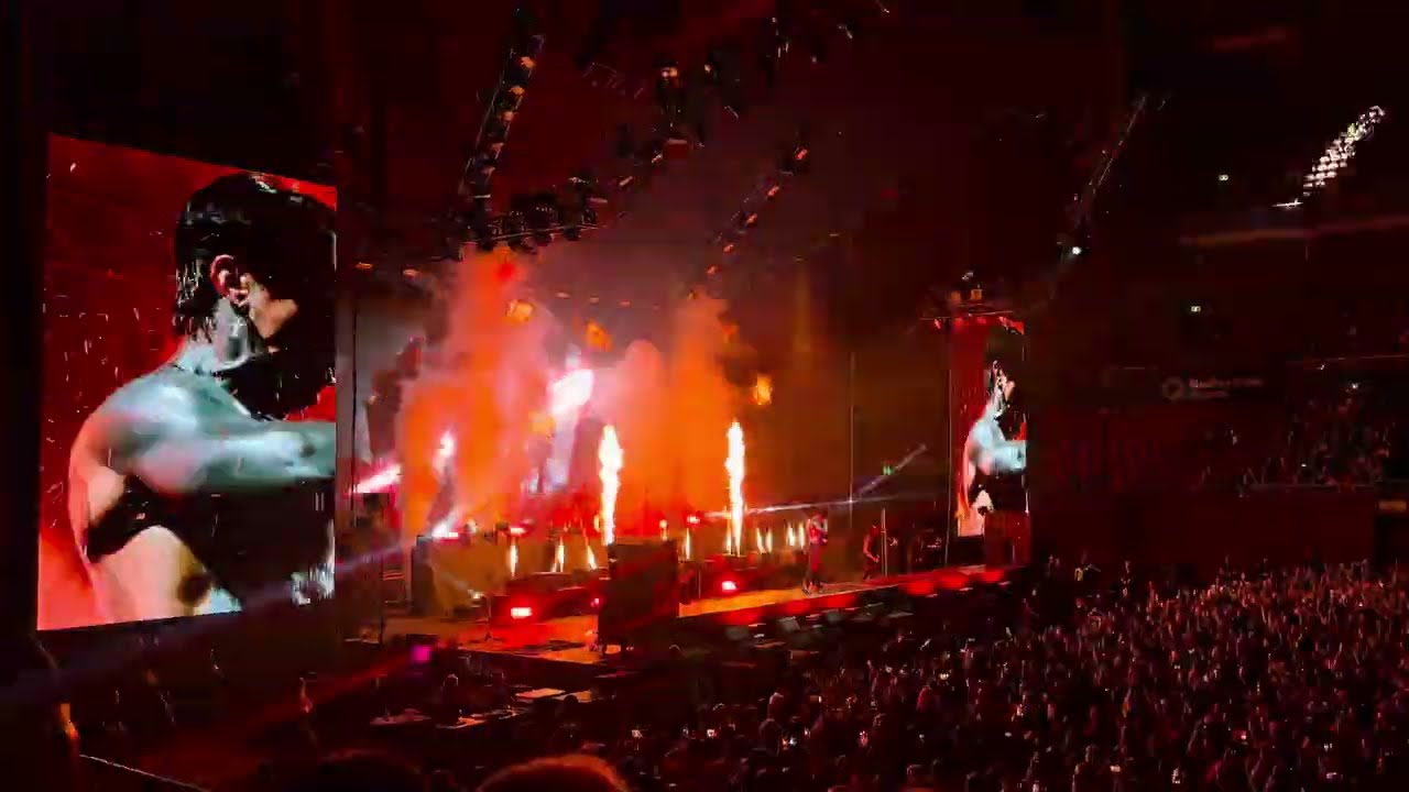 Falling In Reverse - Watch The World Burn - (Live at Qudos Bank Arena, Sydney, 16th March 2025)