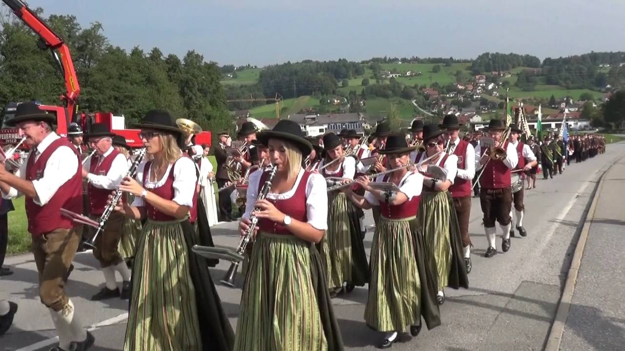 Einmarsch mit Defilierung zur 125-Jahr Feier am 11.09.2016