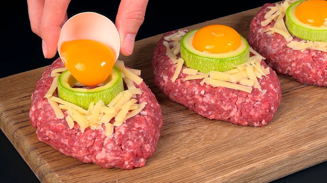 Ein einfaches und unglaublich leckeres Rezept für Hackfleisch mit Zucchini und Käse für jeden Koch!
