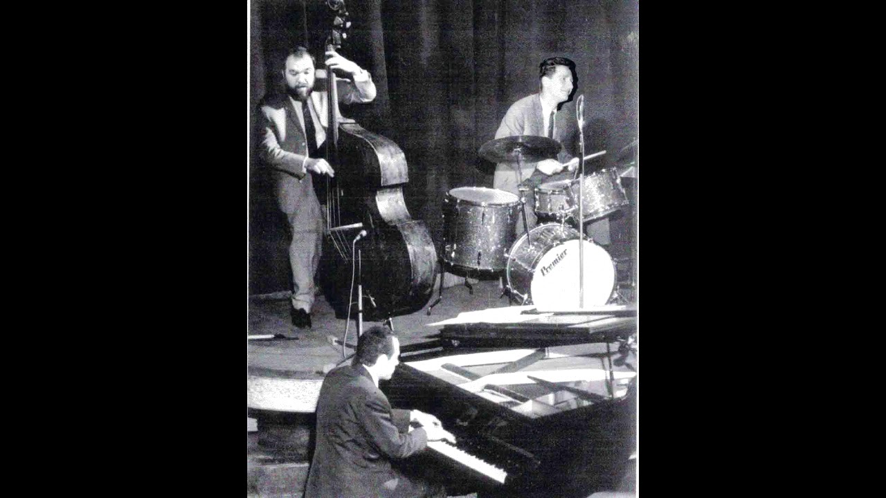 Fabian Ede JAZZ TRIO - J.S. Bach Invention No.13 /Jacques Loussier Coverversion / Jazz