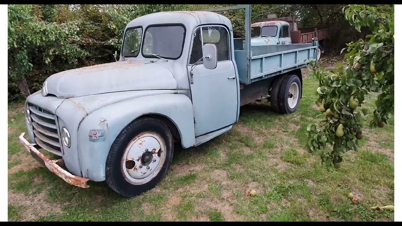 Lekker even spelen met de Citroën U23 kiepwagen uit 1961. Tussen het vele restauratiewerk door. 😃